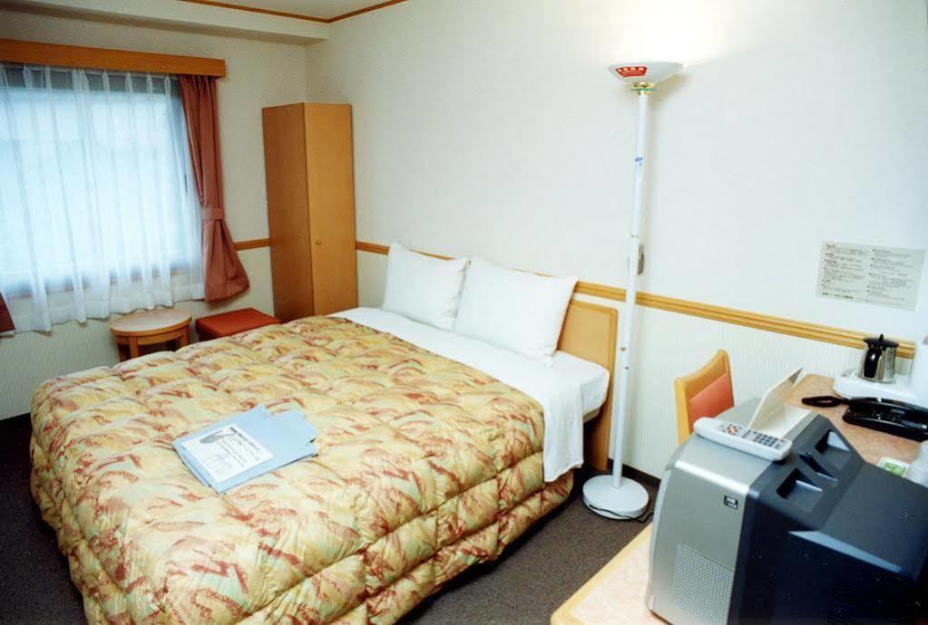 Toyoko Inn Misato Ekimae Exterior foto